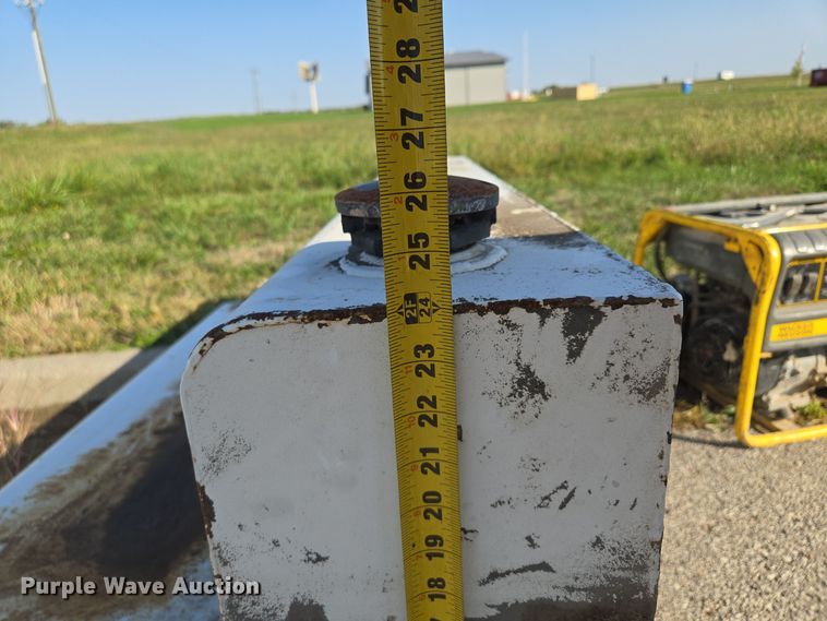 image for item DW2516 (2) fuel tanks 