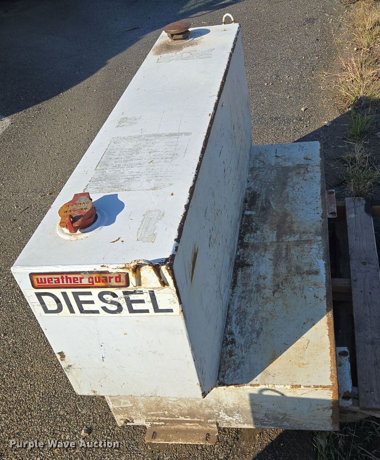 image for item DW2516 (2) fuel tanks 