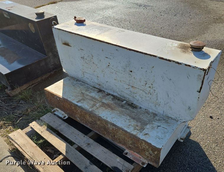 image for item DW2516 (2) fuel tanks 