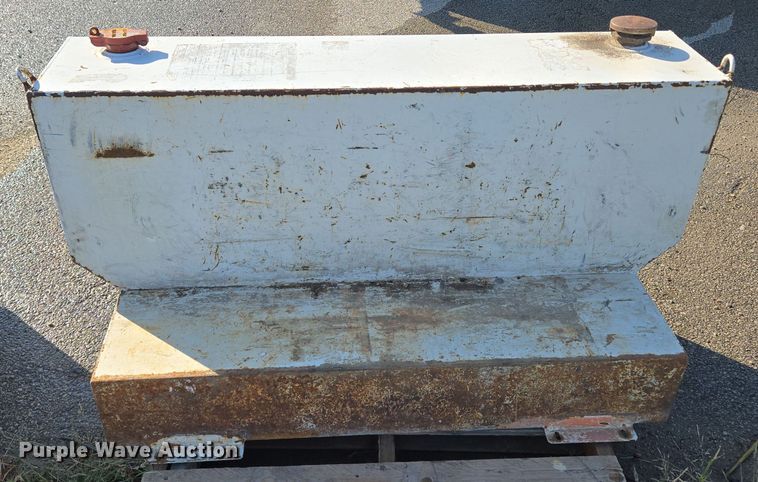 image for item DW2516 (2) fuel tanks 