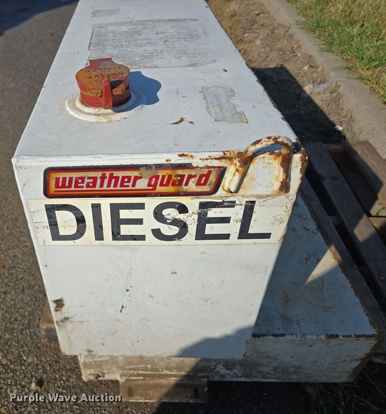 image for item DW2516 (2) fuel tanks 