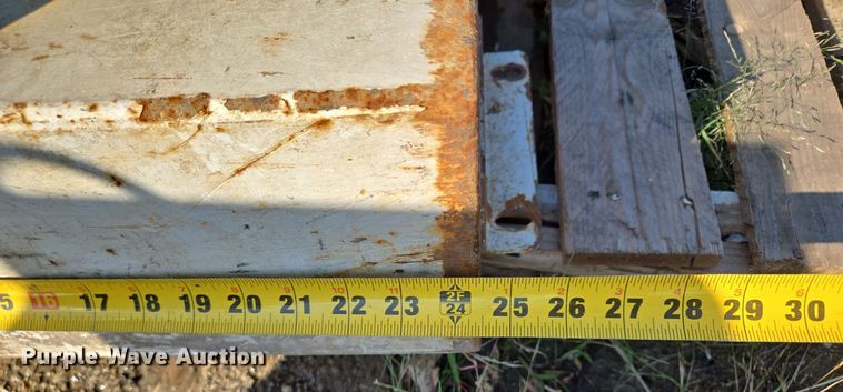 image for item DW2516 (2) fuel tanks 