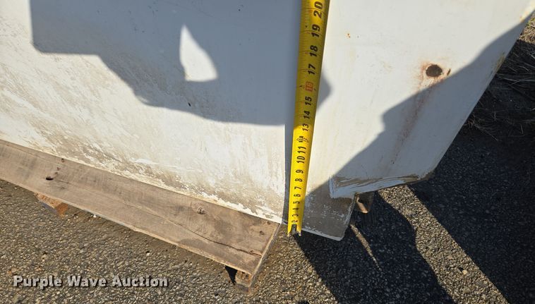 image for item DW2516 (2) fuel tanks 