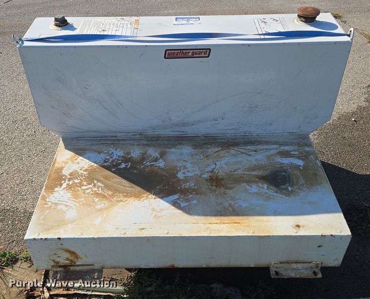 image for item DW2517 (2) fuel tanks 