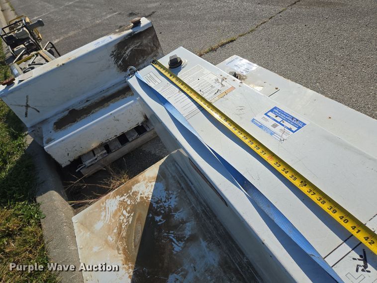 image for item DW2517 (2) fuel tanks 