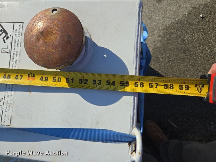 image for item DW2517 (2) fuel tanks 