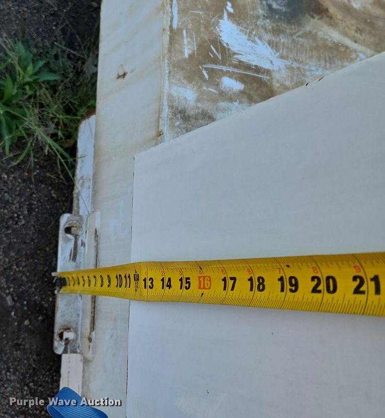 image for item DW2517 (2) fuel tanks 