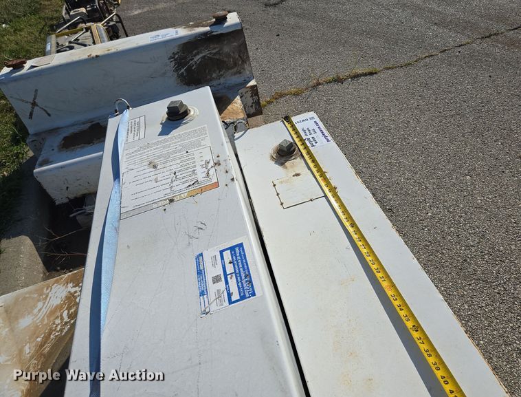 image for item DW2517 (2) fuel tanks 