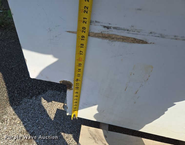 image for item DW2517 (2) fuel tanks 