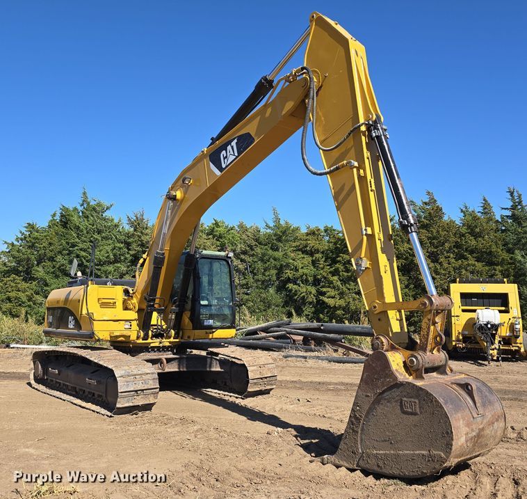 image for item DW3750 2008 Caterpillar 324D L excavator