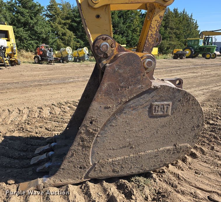 image for item DW3750 2008 Caterpillar 324D L excavator