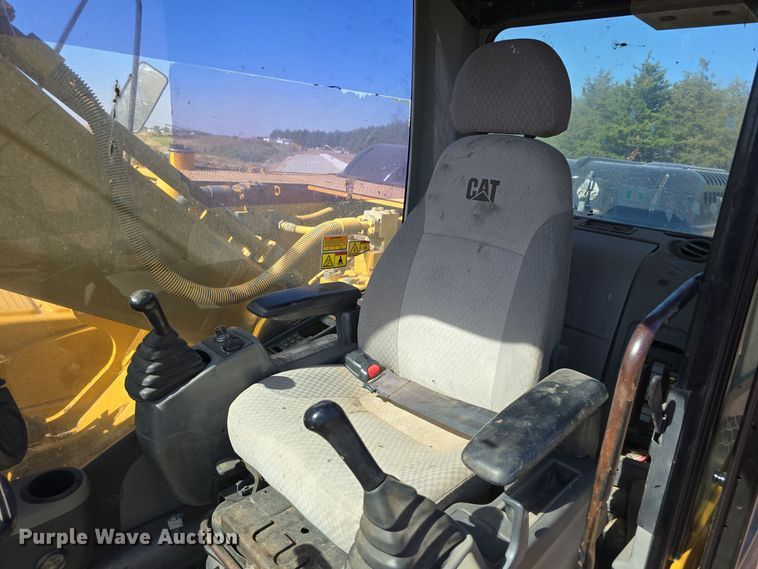 image for item DW3750 2008 Caterpillar 324D L excavator