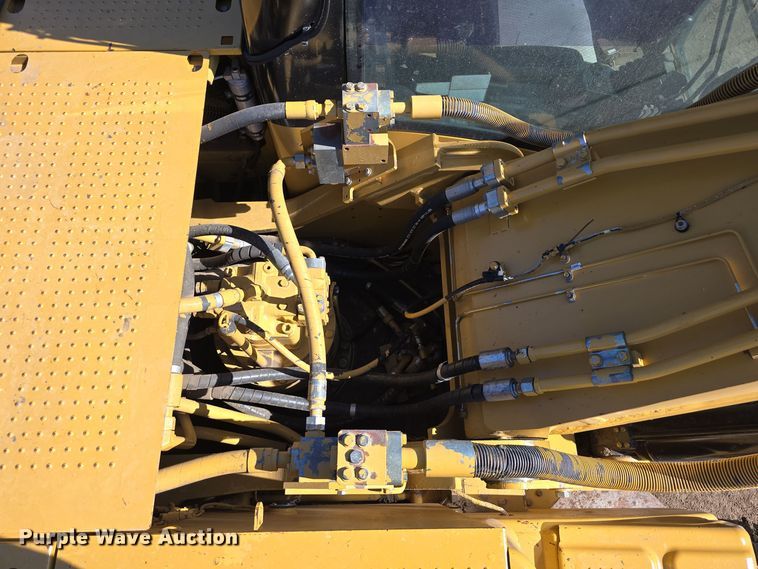 image for item DW3750 2008 Caterpillar 324D L excavator