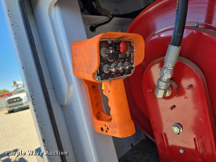 image for item DW3815 2018 Dodge Ram 5500HD utility / service truck