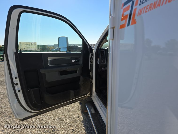 image for item DW3815 2018 Dodge Ram 5500HD utility / service truck