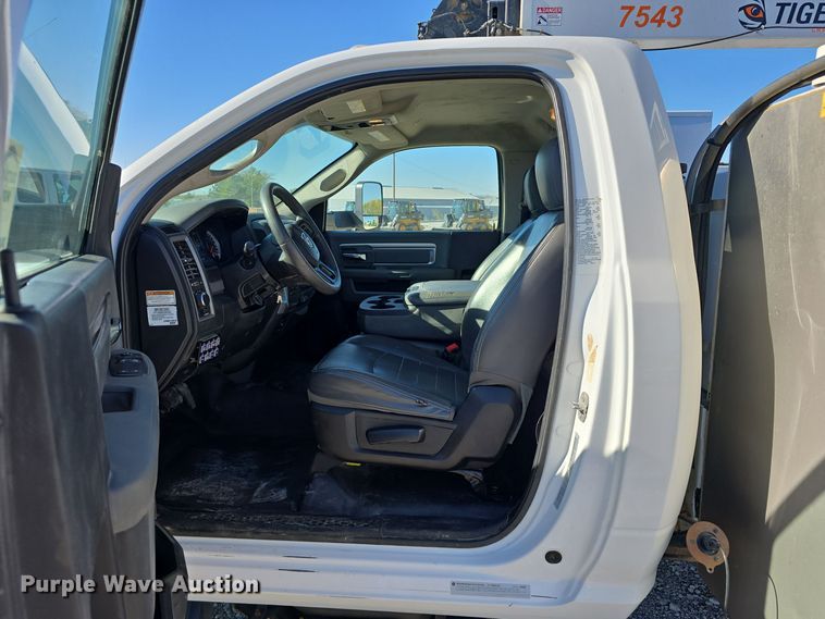 image for item DW3815 2018 Dodge Ram 5500HD utility / service truck