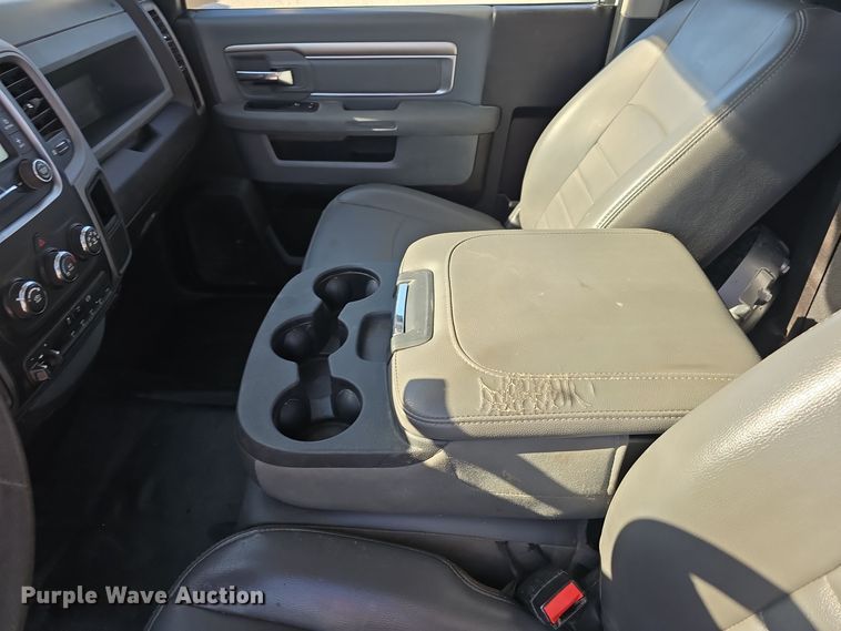 image for item DW3815 2018 Dodge Ram 5500HD utility / service truck