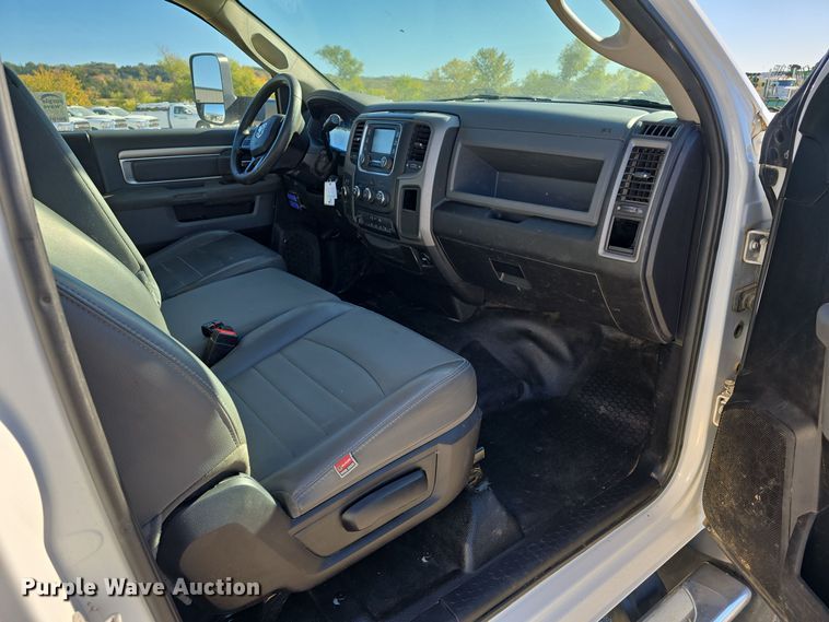 image for item DW3815 2018 Dodge Ram 5500HD utility / service truck