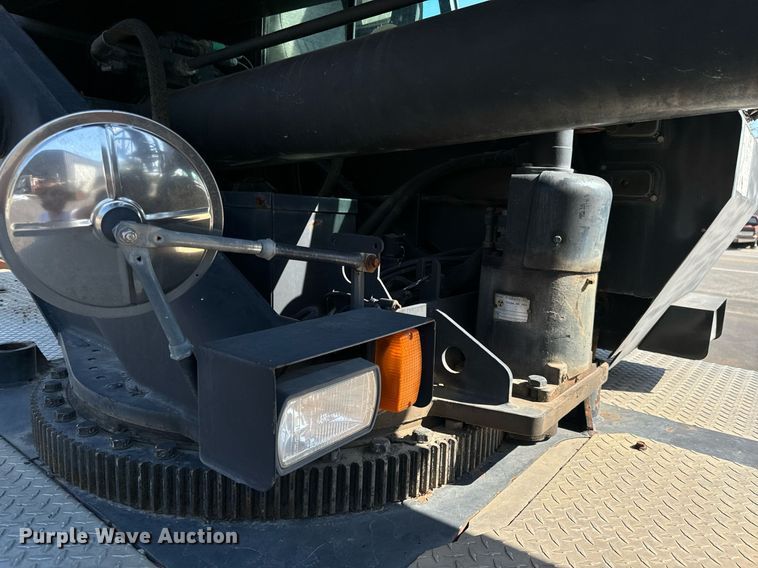 image for item DX1443 1996 Link-Belt ATC-822 crane truck