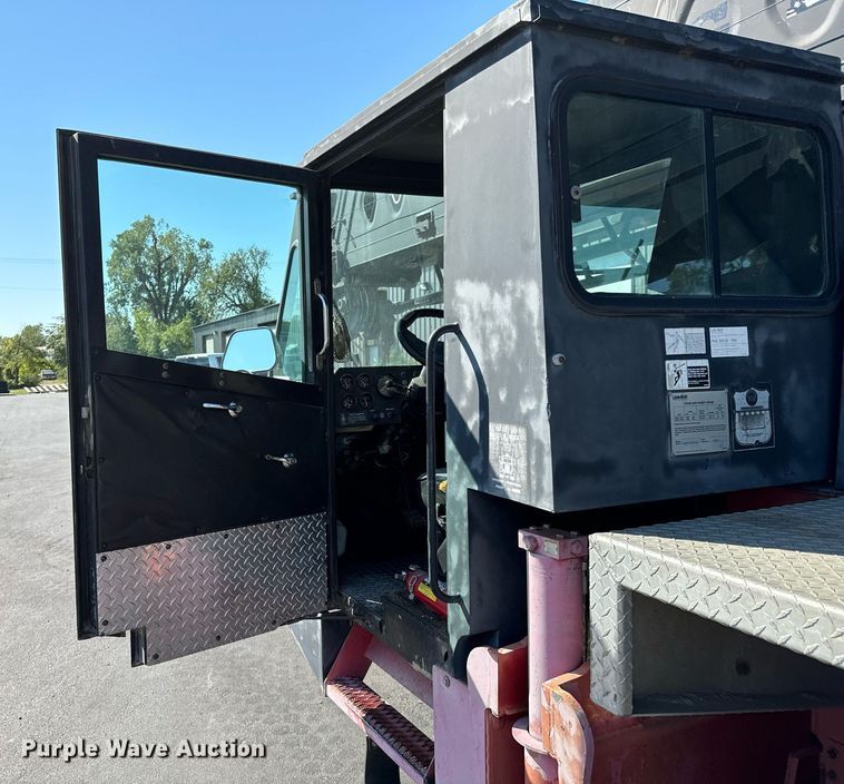 image for item DX1443 1996 Link-Belt ATC-822 crane truck