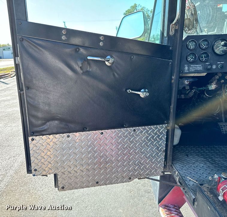 image for item DX1443 1996 Link-Belt ATC-822 crane truck