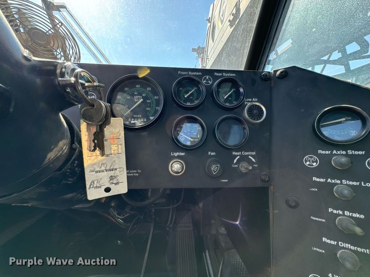 image for item DX1443 1996 Link-Belt ATC-822 crane truck