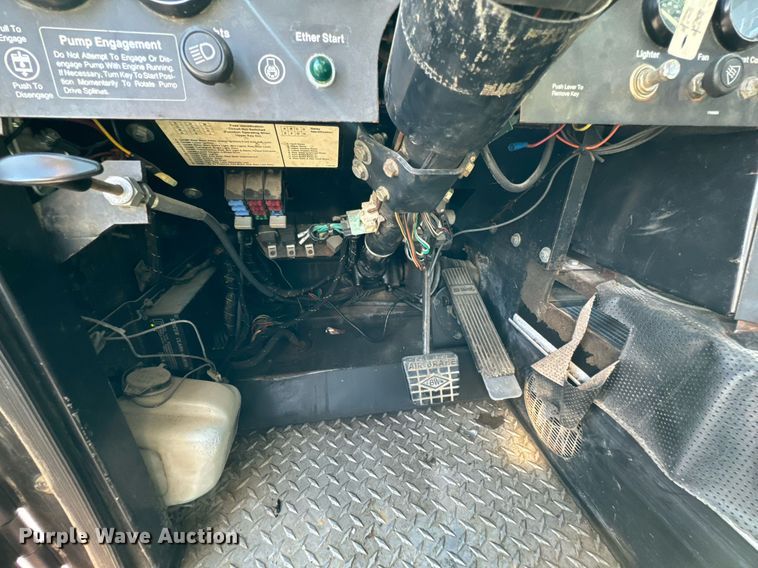 image for item DX1443 1996 Link-Belt ATC-822 crane truck