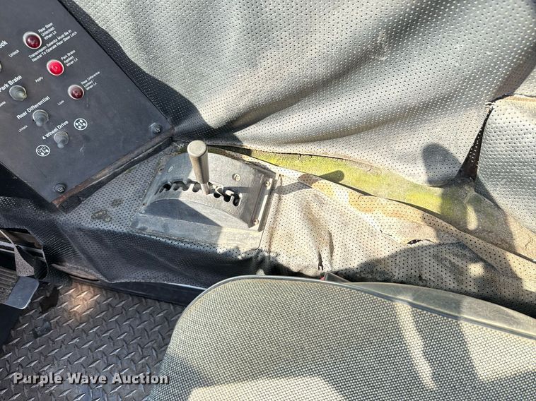 image for item DX1443 1996 Link-Belt ATC-822 crane truck