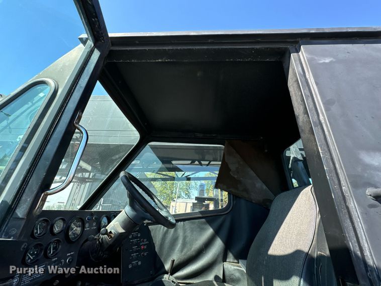 image for item DX1443 1996 Link-Belt ATC-822 crane truck