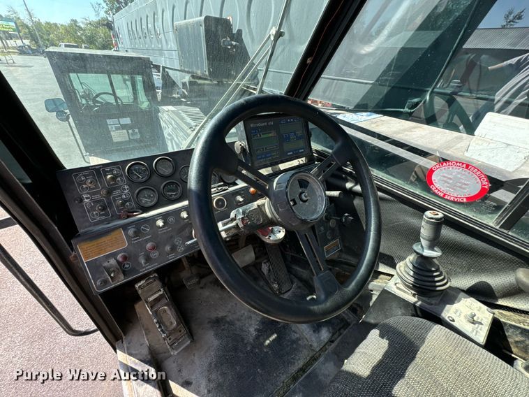 image for item DX1443 1996 Link-Belt ATC-822 crane truck