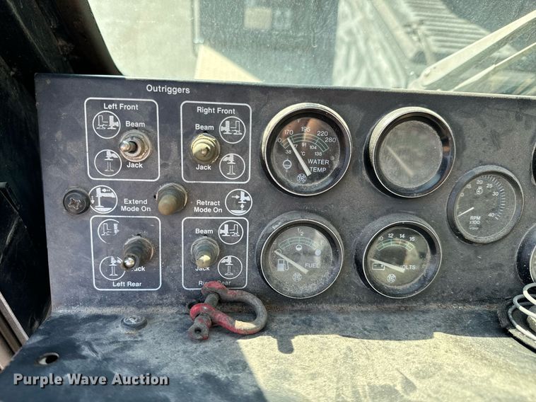 image for item DX1443 1996 Link-Belt ATC-822 crane truck