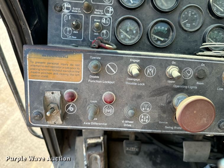 image for item DX1443 1996 Link-Belt ATC-822 crane truck