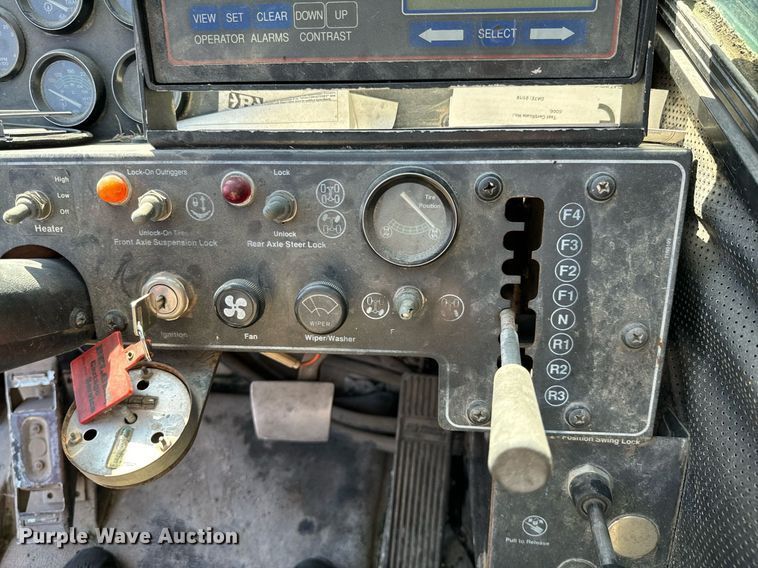 image for item DX1443 1996 Link-Belt ATC-822 crane truck