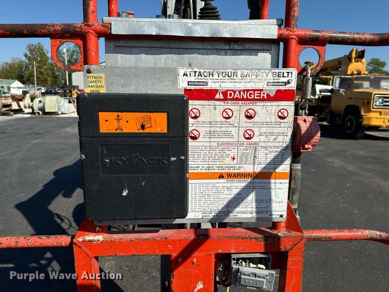 image for item DX1444 Skyjack SJKB-33N boom lift