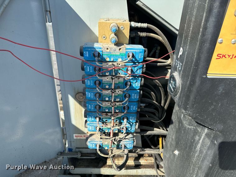 image for item DX1444 Skyjack SJKB-33N boom lift