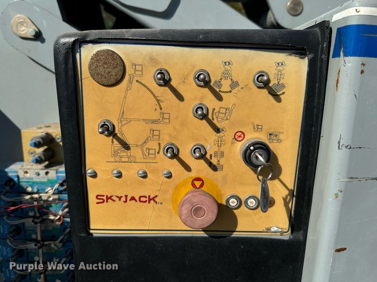 image for item DX1444 Skyjack SJKB-33N boom lift