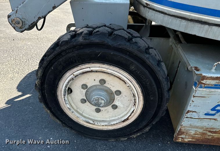 image for item DX1444 Skyjack SJKB-33N boom lift