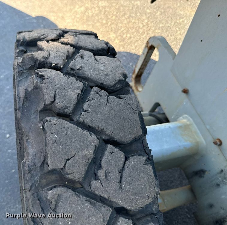 image for item DX1444 Skyjack SJKB-33N boom lift