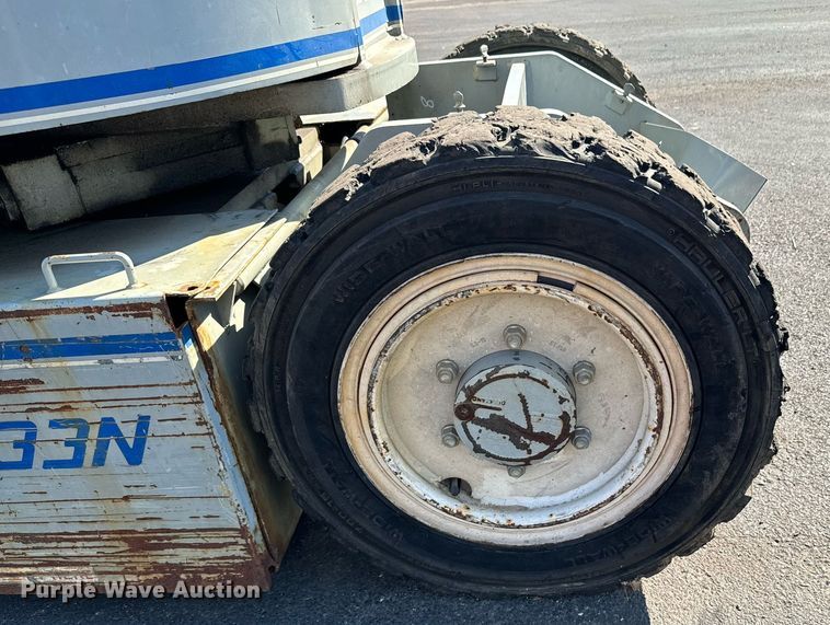 image for item DX1444 Skyjack SJKB-33N boom lift