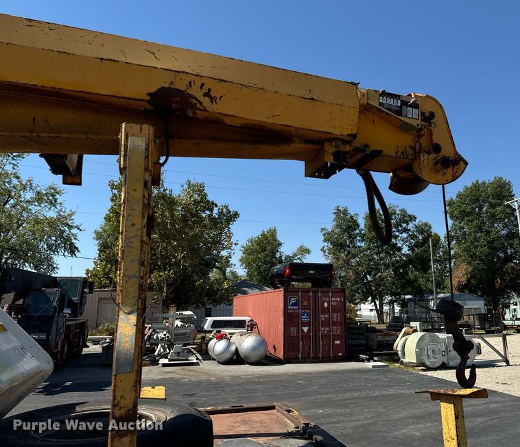 image for item DX1445 1987 GMC Sierra C7 crane truck