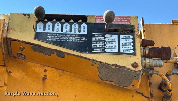 image for item DX1445 1987 GMC Sierra C7 crane truck