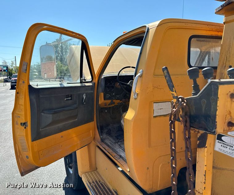 image for item DX1445 1987 GMC Sierra C7 crane truck