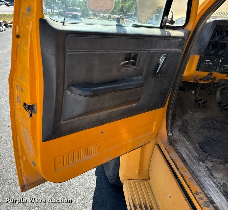 image for item DX1445 1987 GMC Sierra C7 crane truck