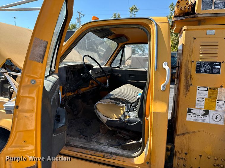 image for item DX1445 1987 GMC Sierra C7 crane truck