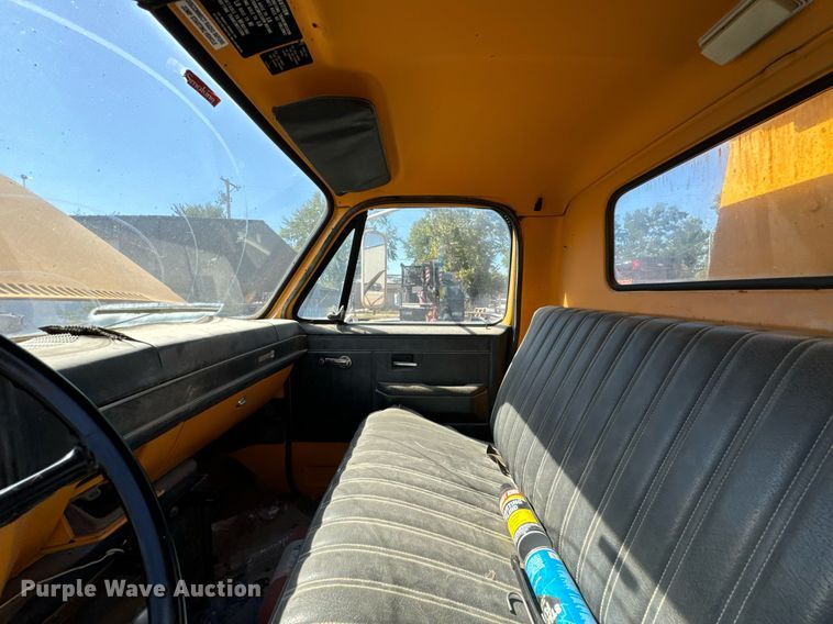 image for item DX1445 1987 GMC Sierra C7 crane truck