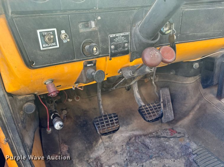 image for item DX1445 1987 GMC Sierra C7 crane truck