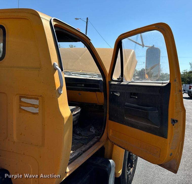 image for item DX1445 1987 GMC Sierra C7 crane truck