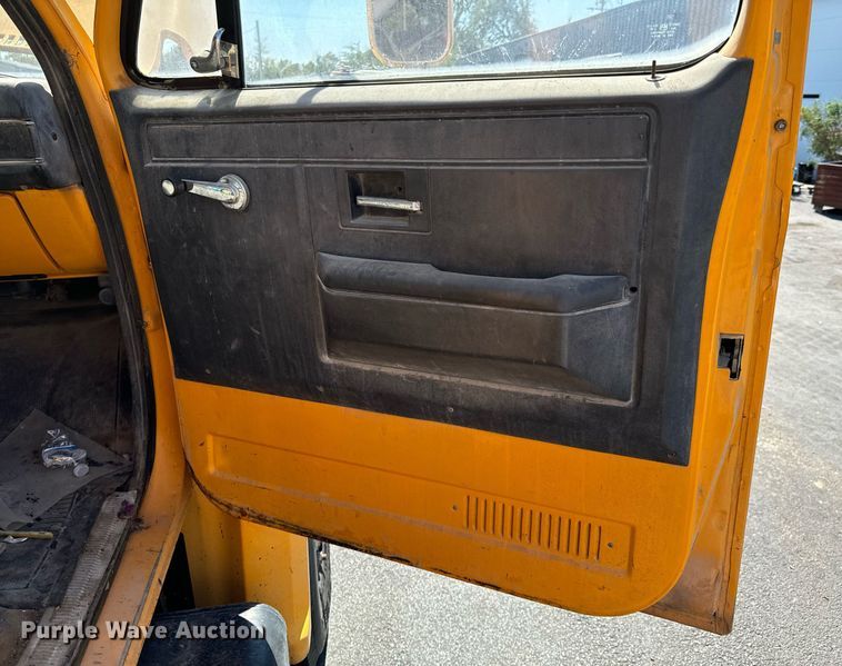 image for item DX1445 1987 GMC Sierra C7 crane truck