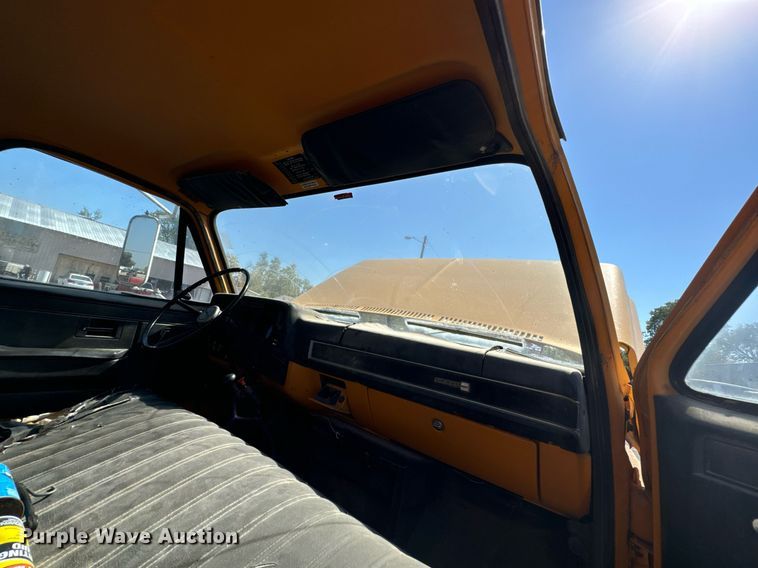 image for item DX1445 1987 GMC Sierra C7 crane truck