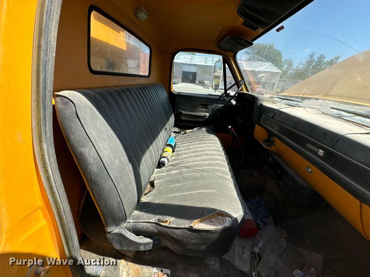 image for item DX1445 1987 GMC Sierra C7 crane truck